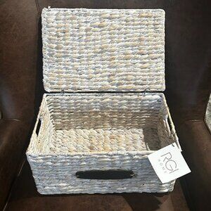 NWT Water Hyacinth Pantry Basket With Lid & Chalkboard Label